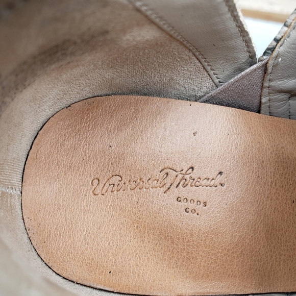 Universal Thread | Cream Gray Snake Vegan Pointed Toe Ankle Booties Women's 7.5 - Picture 11 of 13